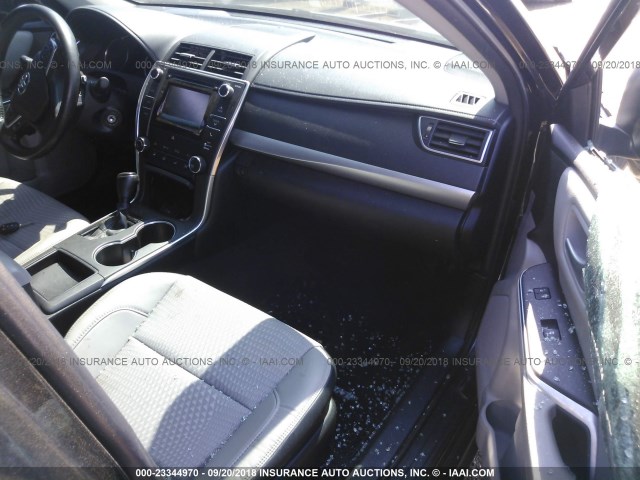 4T1BF1FK4FU103361 - 2015 TOYOTA CAMRY LE/XLE/SE/XSE 黑色 照片 5