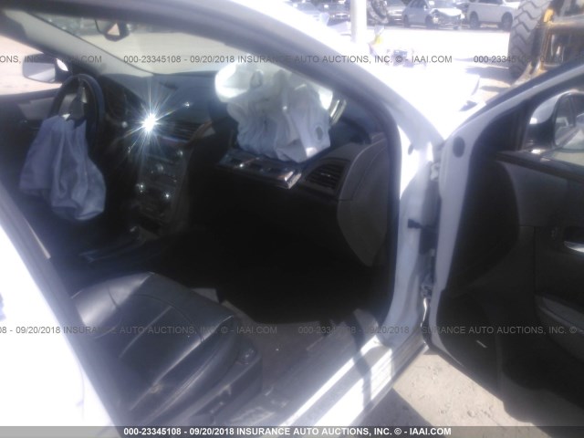 1G1ZG5E74CF287519 - 2012 CHEVROLET MALIBU LTZ 白色 照片 5