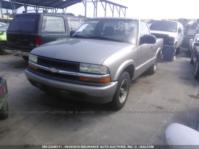 1GCCS1445XK136455 - 1999 CHEVROLET S TRUCK S10 SILVER photo 2