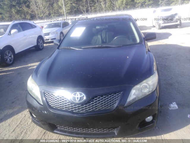 4T1BF3EK3BU192895 - 2011 TOYOTA CAMRY SE/LE/XLE შავი ფოტო 6