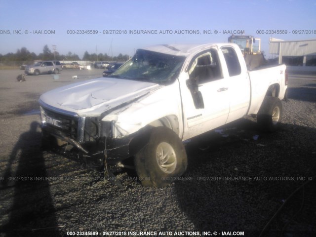 1GTR2VE39BZ226473 - 2011 GMC SIERRA K1500 SLE WHITE photo 2