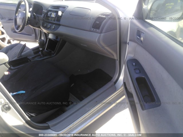 4T1BE32KX6U650963 - 2006 TOYOTA CAMRY LE/XLE/SE Boz foto 5