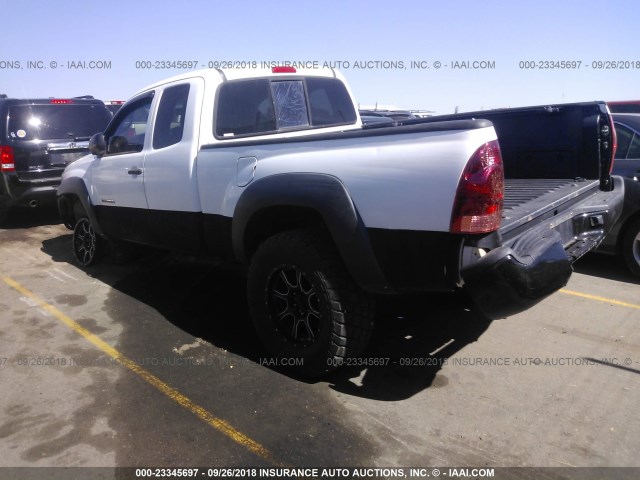 5TEUU42N55Z044217 - 2005 TOYOTA TACOMA ACCESS CAB WHITE photo 3