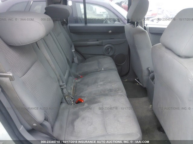 1J8HG48K17C670931 - 2007 JEEP COMMANDER SILVER photo 8