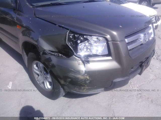 5FNYF28146B017825 - 2006 HONDA PILOT LX GRAY photo 6