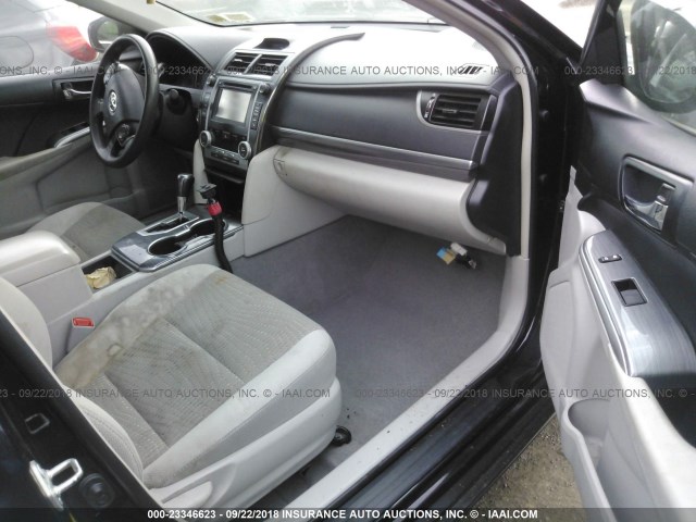 4T1BD1FK6EU139914 - 2014 TOYOTA CAMRY HYBRID/LE/XLE 黑色 照片 5