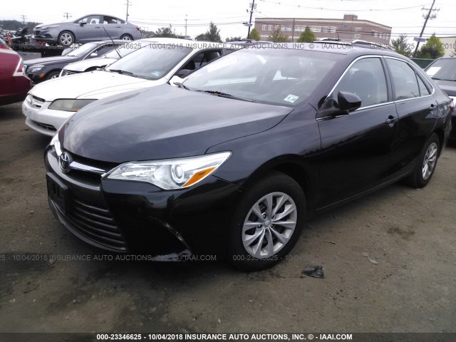 4T4BF1FK6GR540124 - 2016 TOYOTA CAMRY LE/XLE/SE/XSE BLACK photo 2
