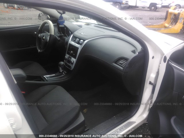 1G1ZC5E1XBF273288 - 2011 CHEVROLET MALIBU 1LT 白色 照片 5
