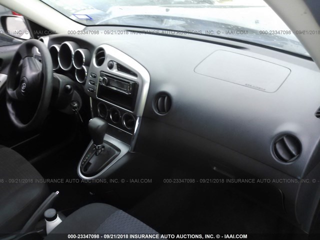 2T1KR32EX8C708623 - 2008 TOYOTA COROLLA MATRIX XR BLACK photo 5