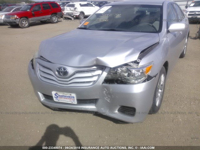 4T1BF3EK6BU701832 - 2011 TOYOTA CAMRY SE/LE/XLE ვერცხლისფერი ფოტო 6