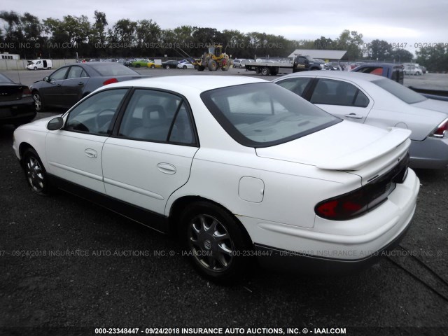 2G4WF521031157110 - 2003 BUICK REGAL GS WHITE photo 3