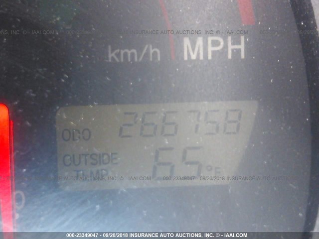 2T1KR32E44C254833 - 2004 TOYOTA COROLLA MATRIX XR GRAY photo 7