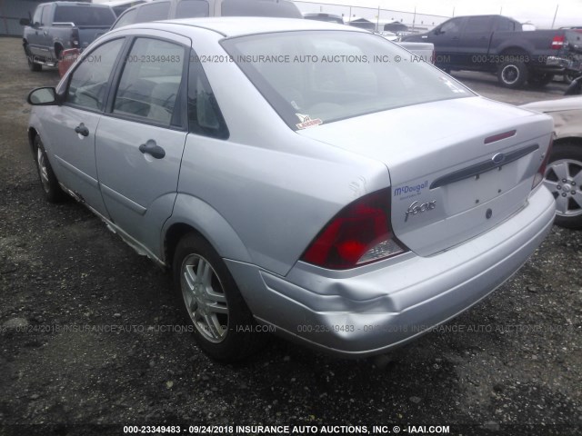 1FAFP34PX3W257365 - 2003 FORD FOCUS SE/SE COMFORT/SE SPORT SILVER photo 3