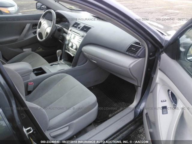 4T1BE46K97U729073 - 2007 TOYOTA CAMRY NEW GENERAT CE/LE/XLE/SE GRAY photo 5