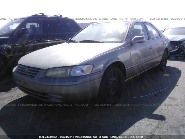 JT2BG22K6W0228617 - 1998 TOYOTA CAMRY CE/LE/XLE 灰色 照片 2