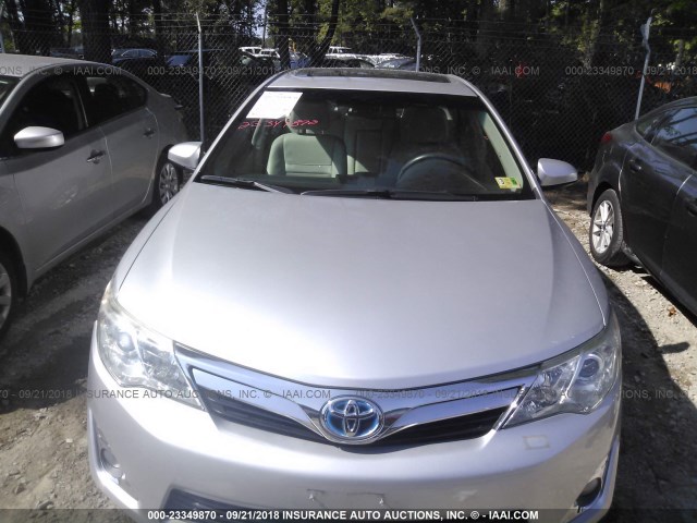 4T1BD1FK8CU061567 - 2012 TOYOTA CAMRY HYBRID/LE/XLE 银色 照片 6
