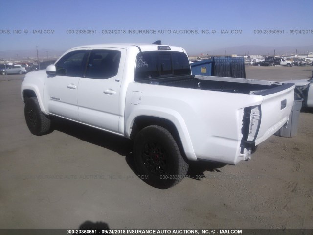 3TMAZ5CN2HM040569 - 2017 TOYOTA TACOMA DBL CAB/SR5/TRD SPORT/OR WHITE photo 3