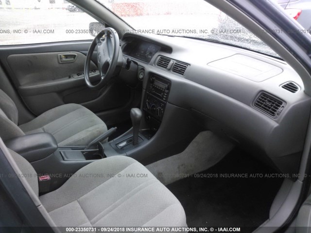 4T1BG22K71U115442 - 2001 TOYOTA CAMRY CE/LE/XLE 灰色 照片 5