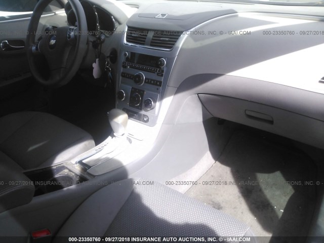 1G1ZC5EB1AF154200 - 2010 CHEVROLET MALIBU 1LT SILVER photo 5