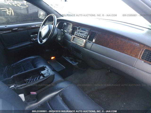 1L1FM81W82Y603389 - 2002 LINCOLN TOWN CAR EXECUTIVE BLACK photo 5
