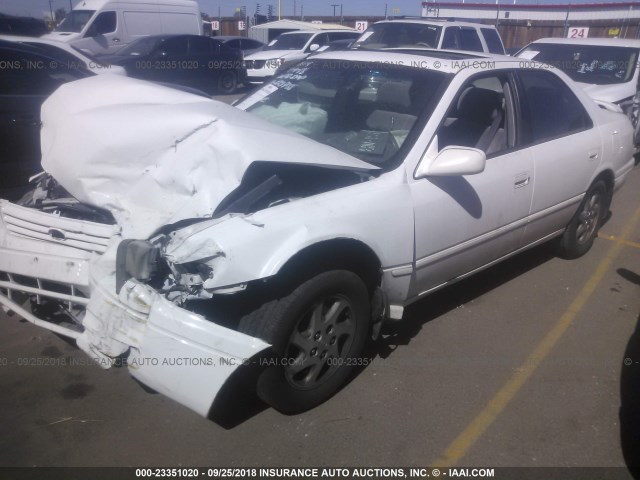 JT2BF28K6X0148309 - 1999 TOYOTA CAMRY LE/XLE 白色 照片 2