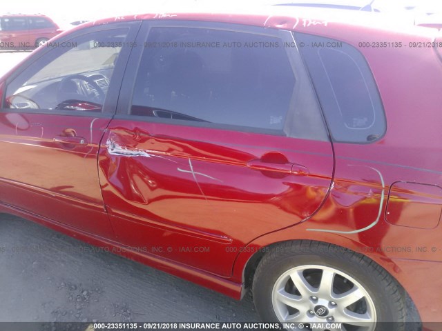 KNAFE162955106335 - 2005 KIA SPECTRA5 RED photo 6