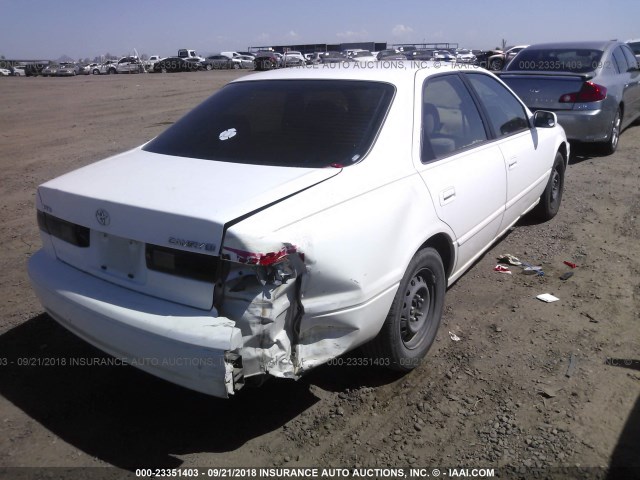 JT2BG22K0W0143756 - 1998 TOYOTA CAMRY CE/LE/XLE 白色 照片 4