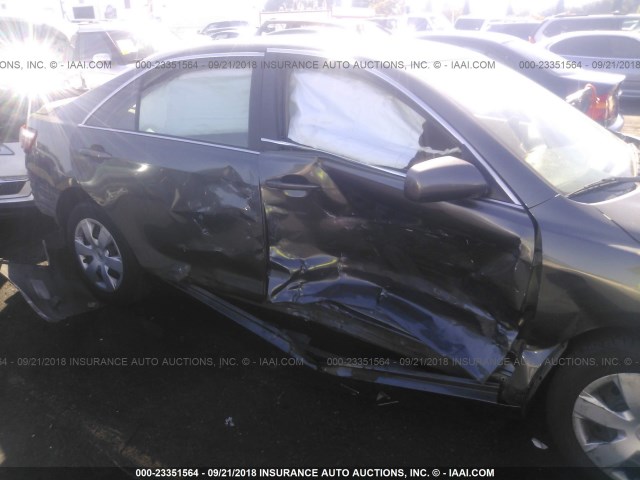 4T4BE46K09R052018 - 2009 TOYOTA CAMRY SE/LE/XLE GRAY photo 6