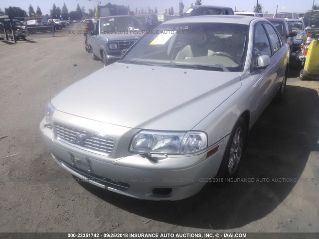 YV1TS59H641376144 - 2004 VOLVO S80 2.5T GRAY photo 2