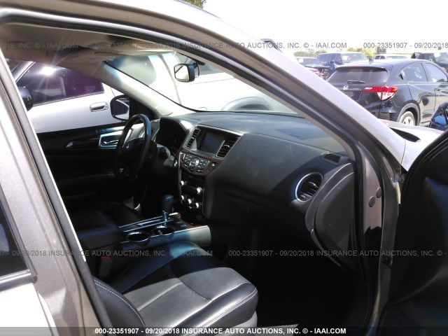 5N1AR2MN9EC731426 - 2014 NISSAN PATHFINDER S/SV/SL/PLATINUM BROWN photo 5