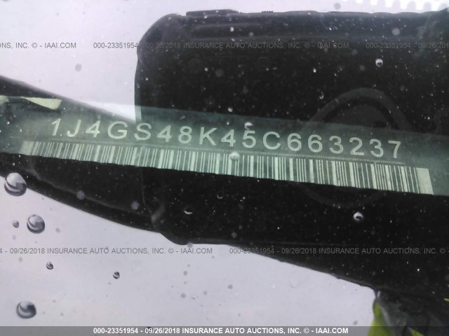 1J4GS48K45C663237 - 2005 JEEP GRAND CHEROKEE LAREDO/COLUMBIA/FREEDOM 银色 照片 9