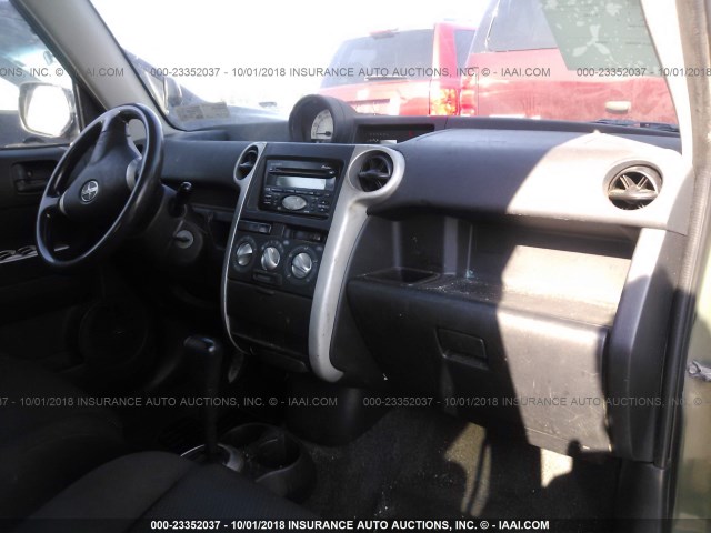 JTLKT324854008921 - 2005 TOYOTA SCION XB Сұр фото 5