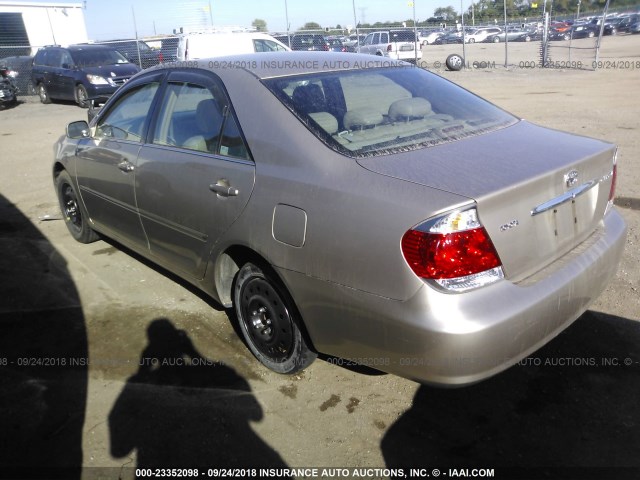 4T1BE30K85U403183 - 2005 TOYOTA CAMRY LE/XLE/SE Бежевый фото 3