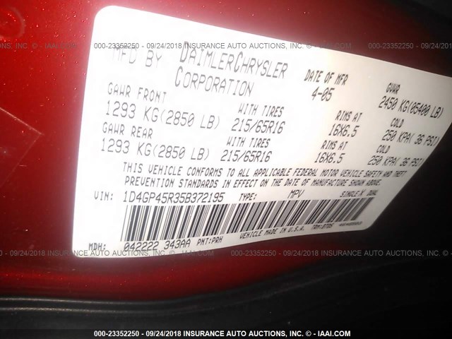 1D4GP45R35B372195 - 2005 DODGE CARAVAN SXT RED photo 9