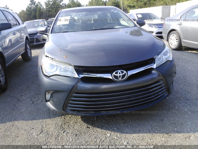4T1BF1FK8HU623016 - 2017 TOYOTA CAMRY LE/XLE/SE/XSE 灰色 照片 6