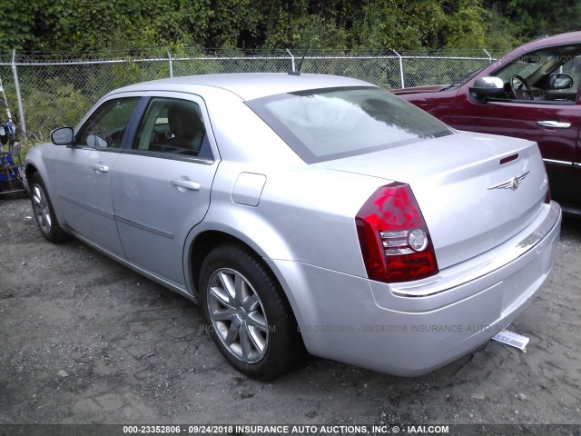 2C3KA33G98H284465 - 2008 CHRYSLER 300 LIMITED SILVER photo 3