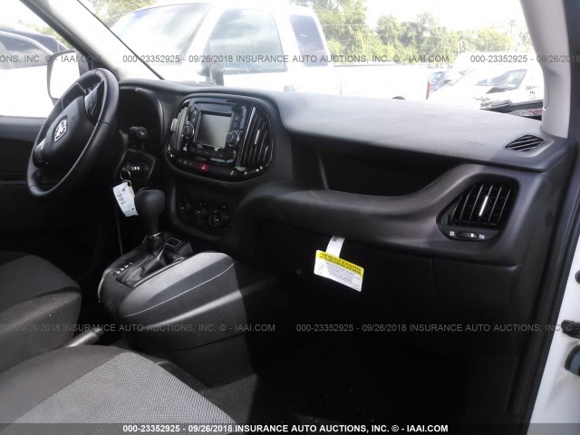 ZFBERFAB3H6G55024 - 2017 RAM PROMASTER CITY  白色 照片 5