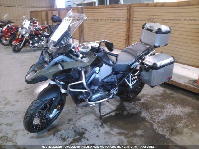 WB10A1206EZ095311 - 2014 BMW R1200 GS ADVENTURE GRAY photo 2