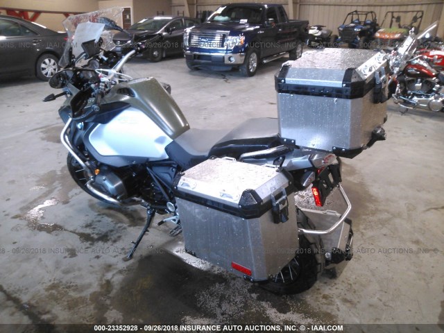 WB10A1206EZ095311 - 2014 BMW R1200 GS ADVENTURE GRAY photo 3