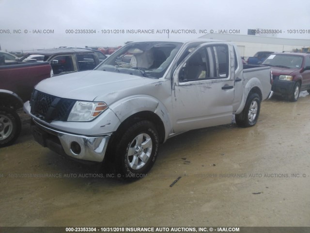 1N6AD0ER3BC422472 - 2011 NISSAN FRONTIER S/SV/SL/PRO-4X SILVER photo 2