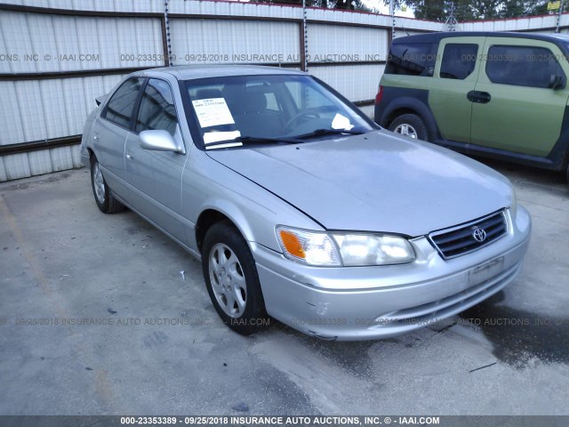 4T1BG22KX1U090262 - 2001 TOYOTA CAMRY CE/LE/XLE 银色 照片 1