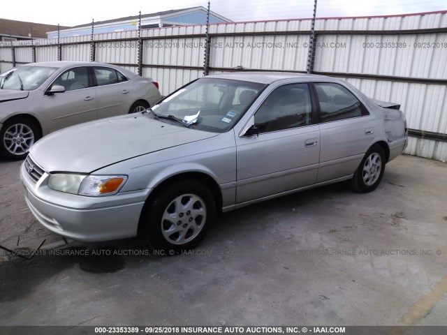 4T1BG22KX1U090262 - 2001 TOYOTA CAMRY CE/LE/XLE 银色 照片 2