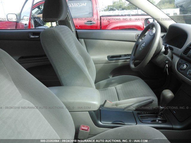 4T1BE32K55U532415 - 2005 TOYOTA CAMRY LE/XLE/SE Bej foto 5