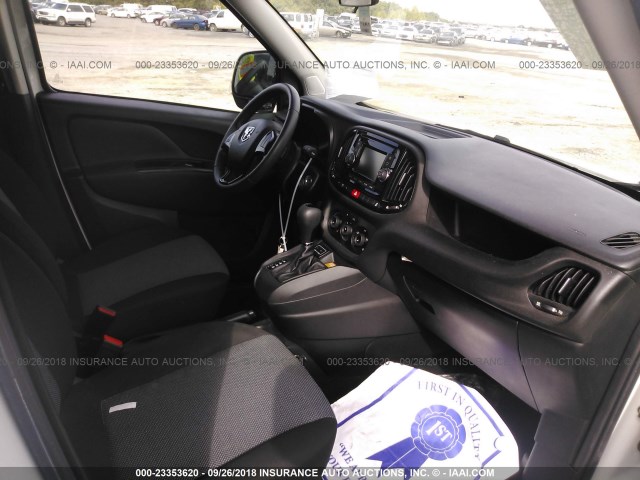 ZFBERFAT7G6B46352 - 2016 RAM PROMASTER CITY  白色 照片 5