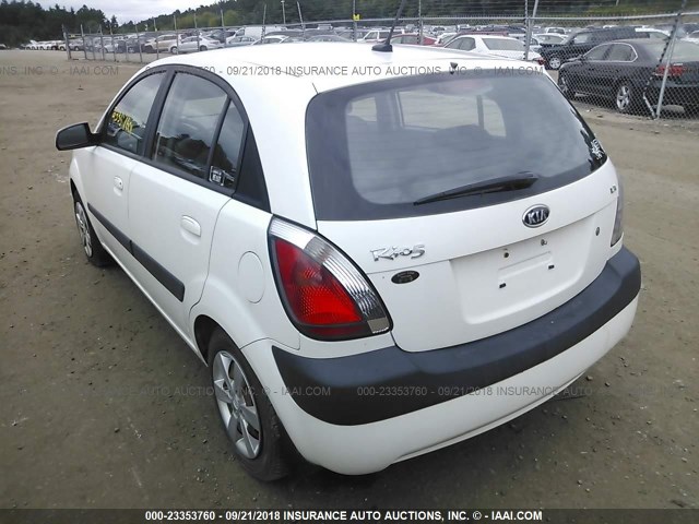 KNADE243296547457 - 2009 KIA RIO 5 SX WHITE photo 3