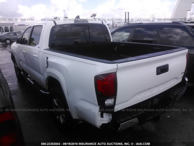 5TFAZ5CN8JX055027 - 2018 TOYOTA TACOMA DBL CAB/SR5/TRD SPORT/OR WHITE photo 3