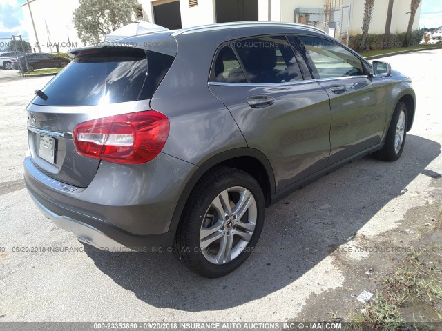 WDCTG4EB6JJ468699 - 2018 MERCEDES-BENZ GLA 250 GRAY photo 4