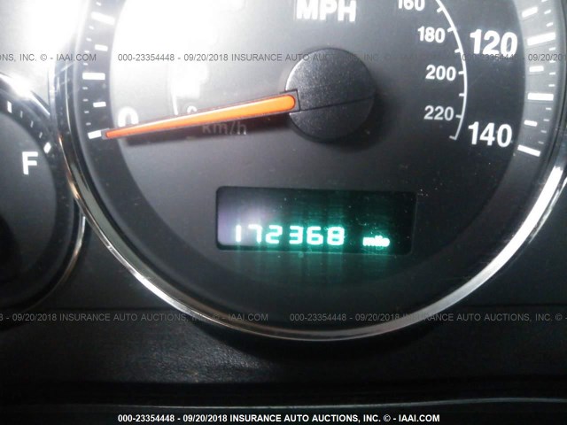 1J8HG48K86C238870 - 2006 JEEP COMMANDER WHITE photo 7