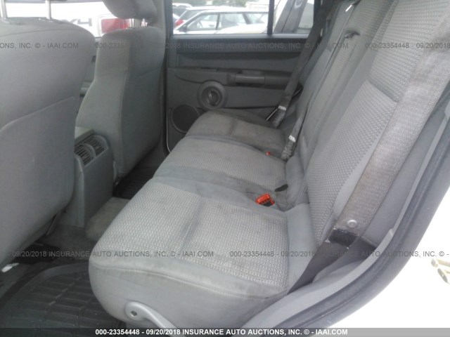 1J8HG48K86C238870 - 2006 JEEP COMMANDER WHITE photo 8