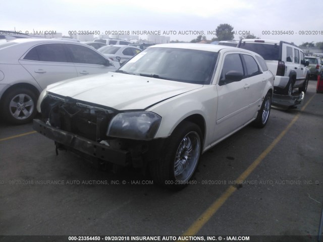 2D4FV48T25H629430 - 2005 DODGE MAGNUM SE WHITE photo 2